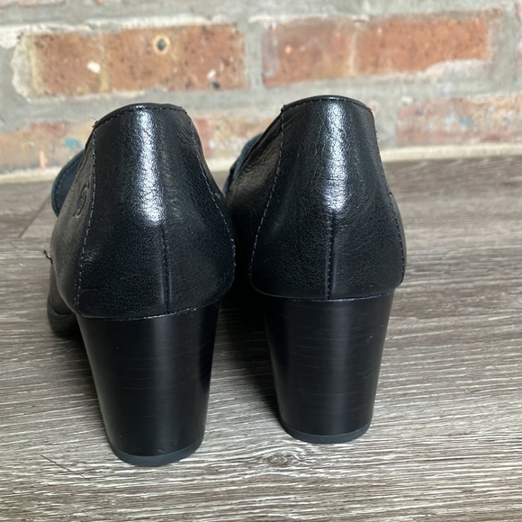 BORN - Picture 4 of 17